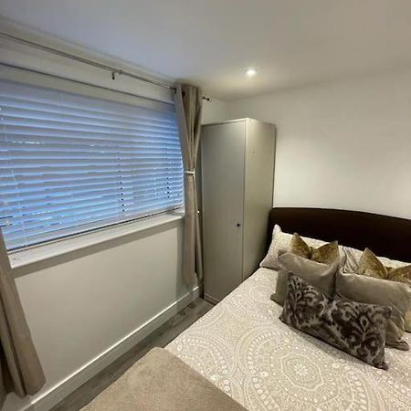 Stylish & Cosy 1 Bed Apartment Swindon Kültér fotó