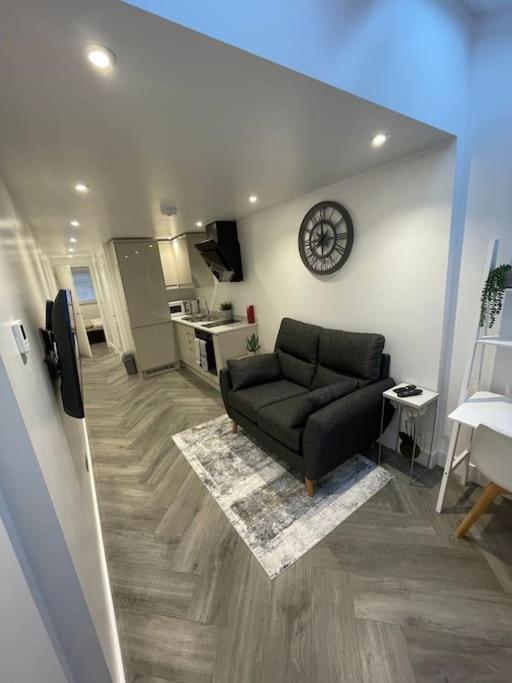 Stylish & Cosy 1 Bed Apartment Swindon Kültér fotó