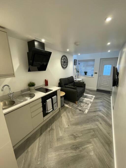 Stylish & Cosy 1 Bed Apartment Swindon Kültér fotó