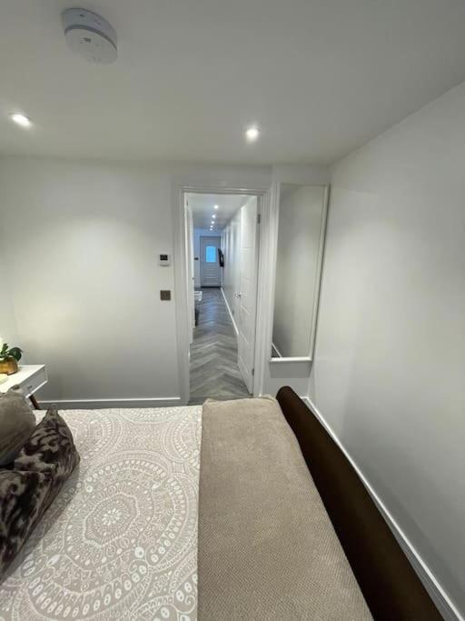 Stylish & Cosy 1 Bed Apartment Swindon Kültér fotó